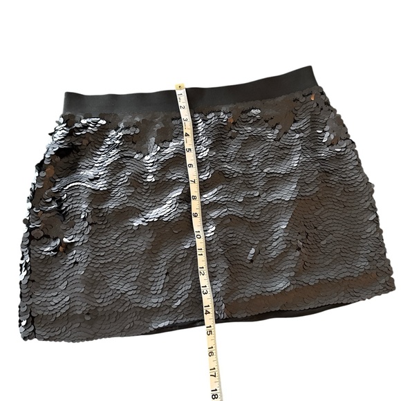 BCBGMAXAZRIA SEQUINS MINI SKIRT IN BLACK - Picture 3 of 9